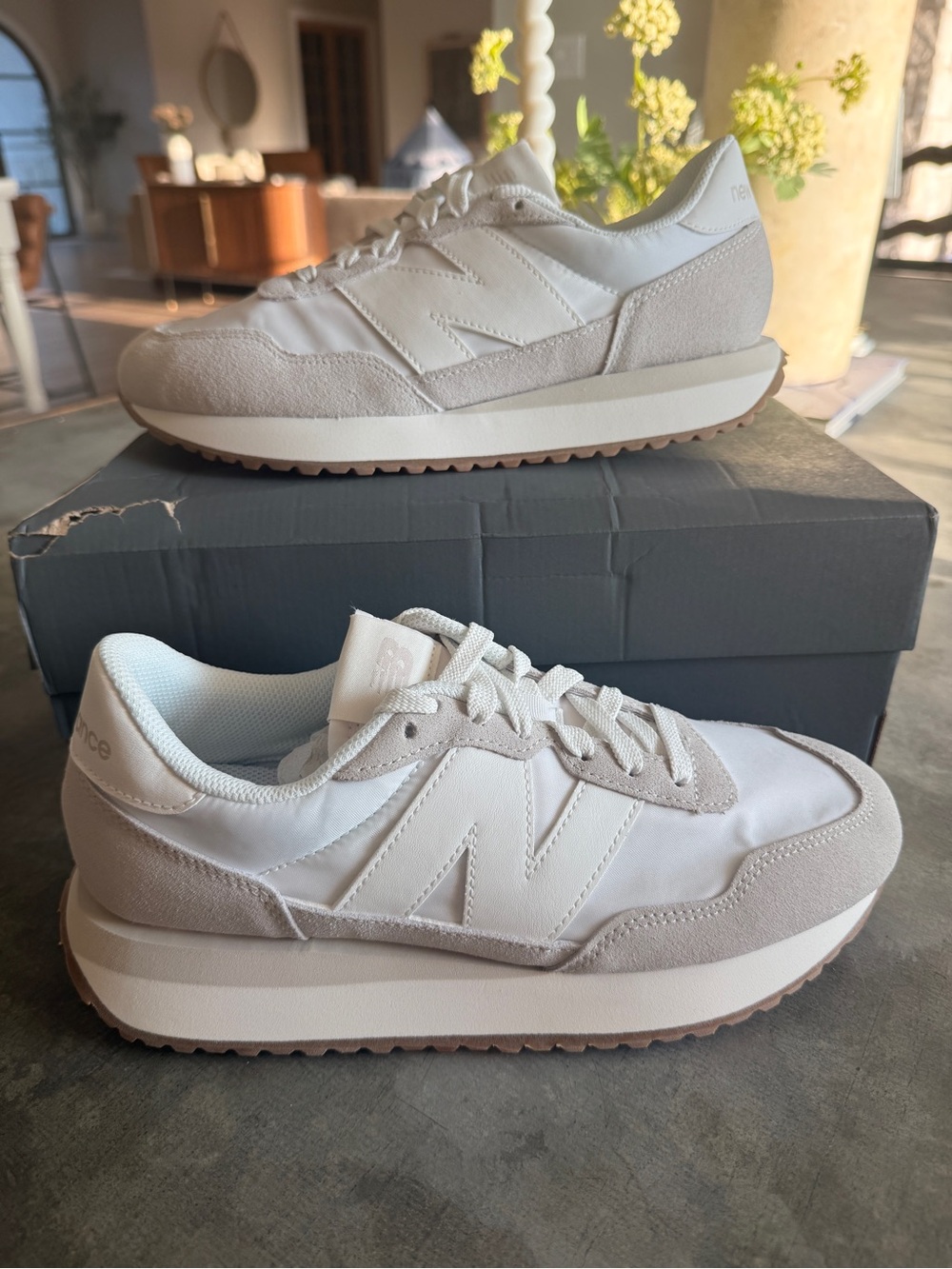 NWT New Balance 237 Sneaker - Women's Size 10 | White/Grey - Picture 9 of 13